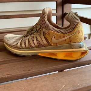 Nike Shox Gravity! Metallic Gold! Size 8.5